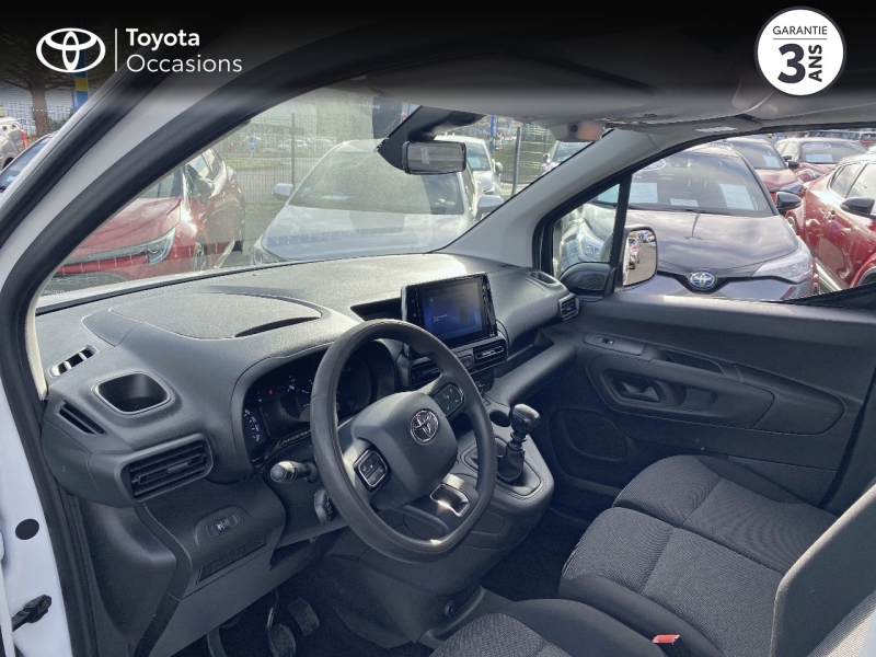 TOYOTA ProAce City VUL d’occasion à vendre à AUBIÈRE chez ARVERNE (Photo 8)