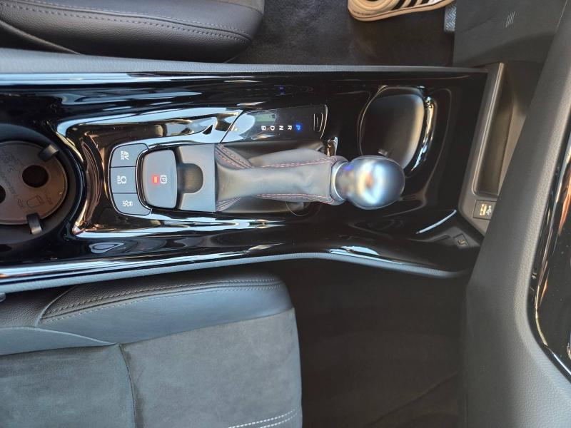TOYOTA C-HR d’occasion à vendre à AUBIÈRE chez ARVERNE (Photo 4)